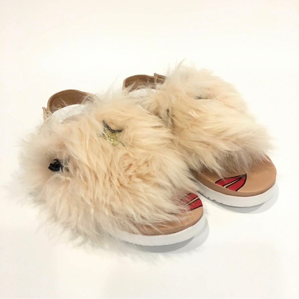 UGG PUNKI FURRY SANDALS -NATURAL FLUFFY SHEEPSKIN -BIG KIDS US 5 -NEW